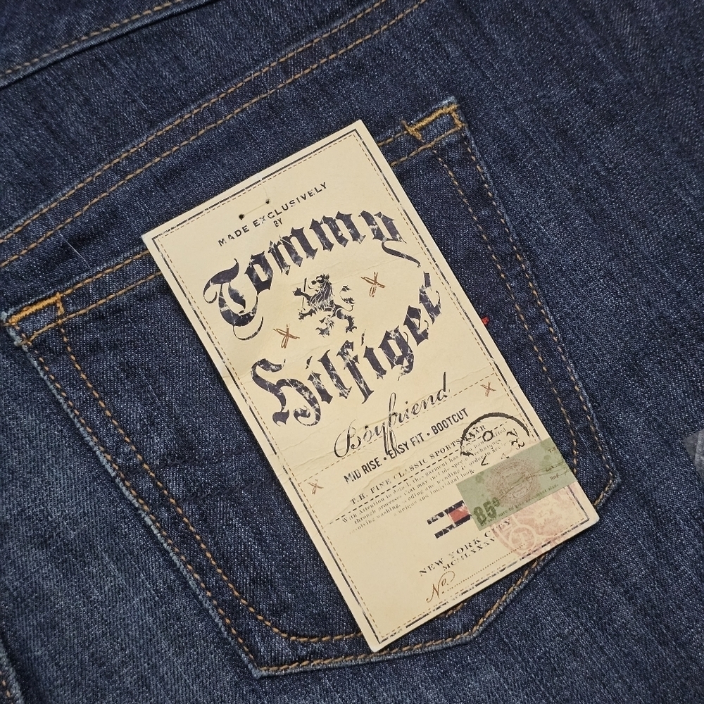 Tommy Hilfiger โฆ Mid-Rise Easy Fit Bootcut Jeans โฆ Blue Wash Stretch Sz 4 NWT - Picture 6 of 16